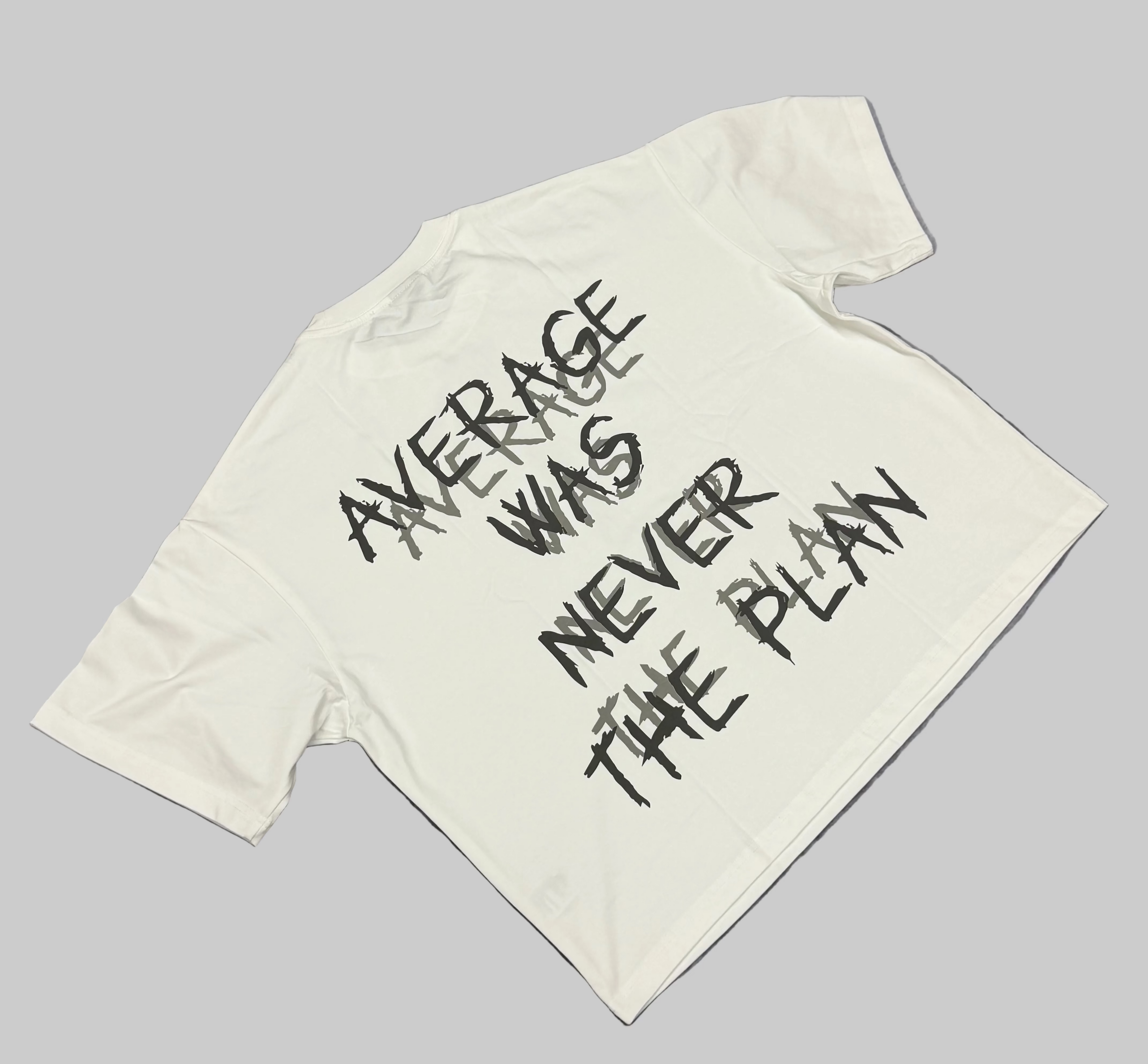 T-Shirt Average Was Never the Plan in Weiss von AlphaGenetics – Ansicht 3