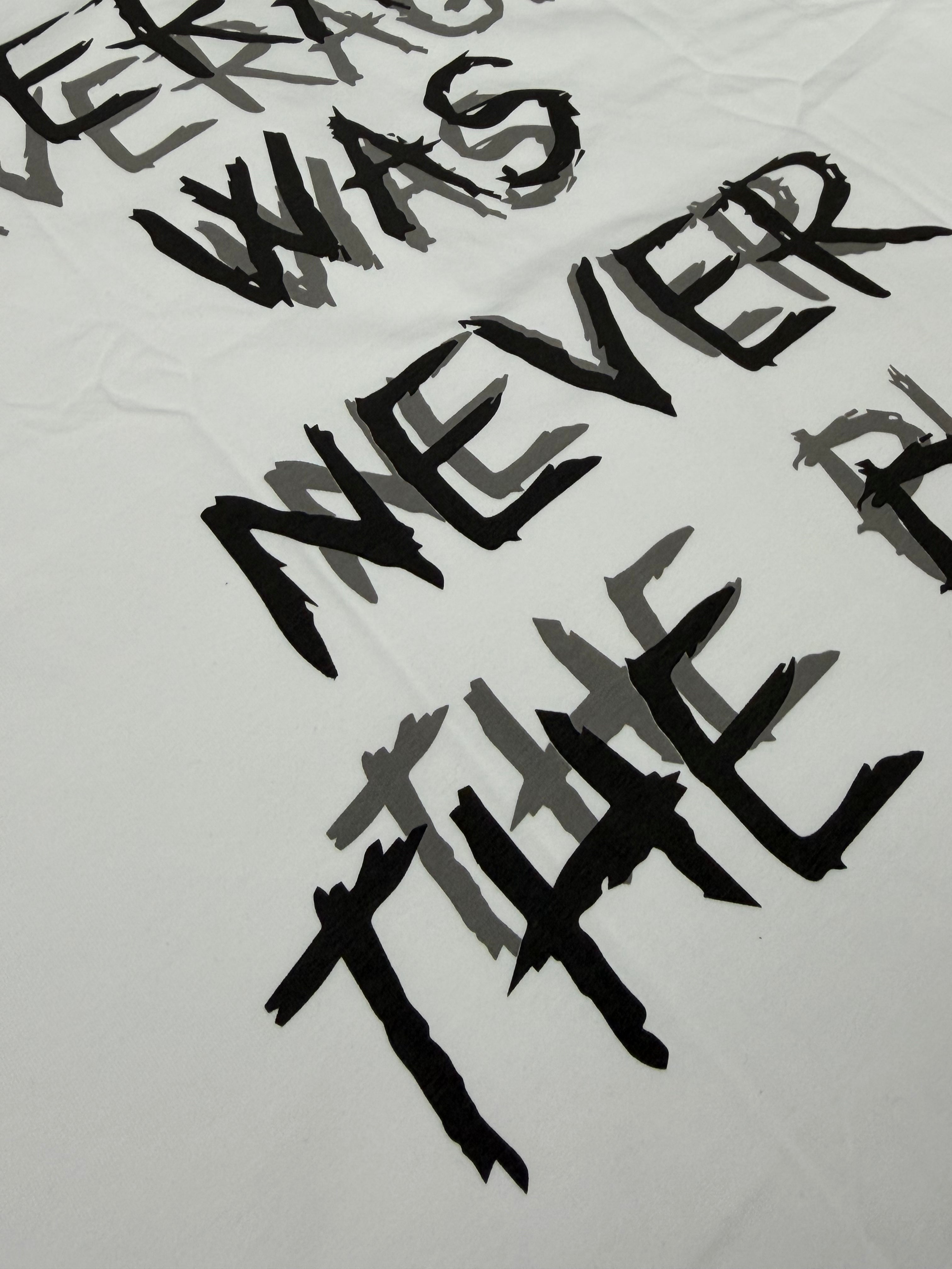 T-Shirt Average Was Never the Plan in Weiss von AlphaGenetics – Ansicht 6