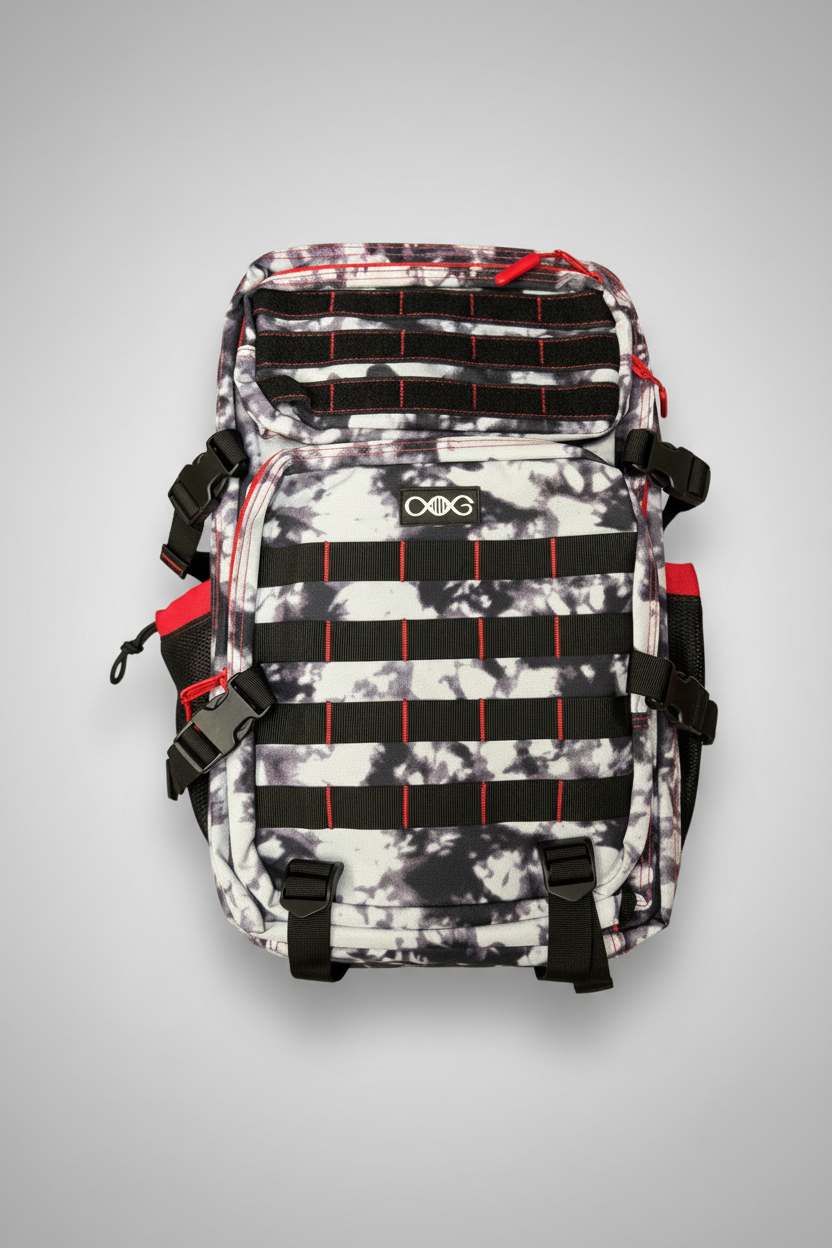 AlphaGenetics Molle Backpack 45L vor hellgrauem Studiohintergrund