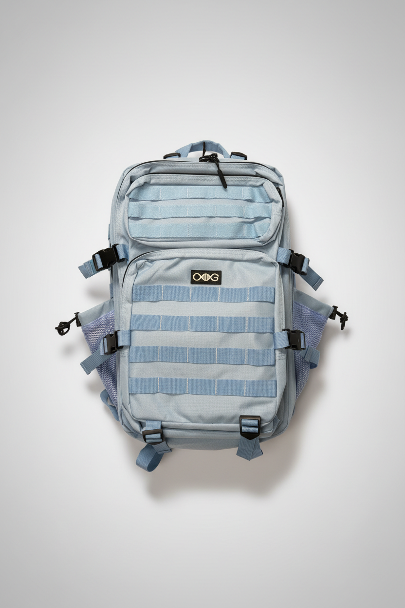AlphaGenetics Molle Backpack 45L vor hellgrauem Studiohintergrund