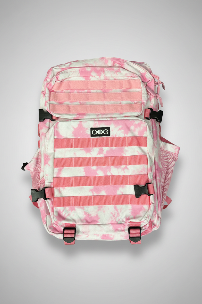 AlphaGenetics Molle Backpack 45L vor hellgrauem Studiohintergrund