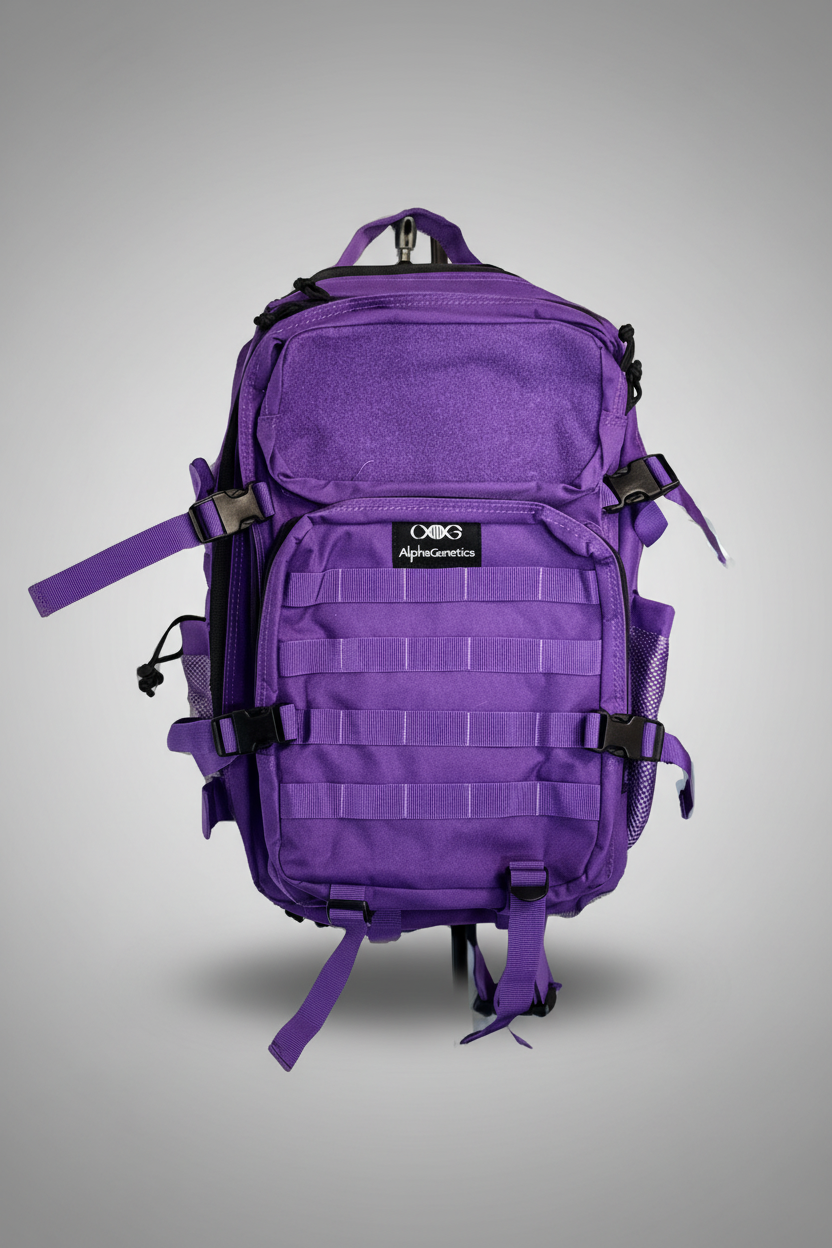 AlphaGenetics Molle Backpack 45L vor hellgrauem Studiohintergrund